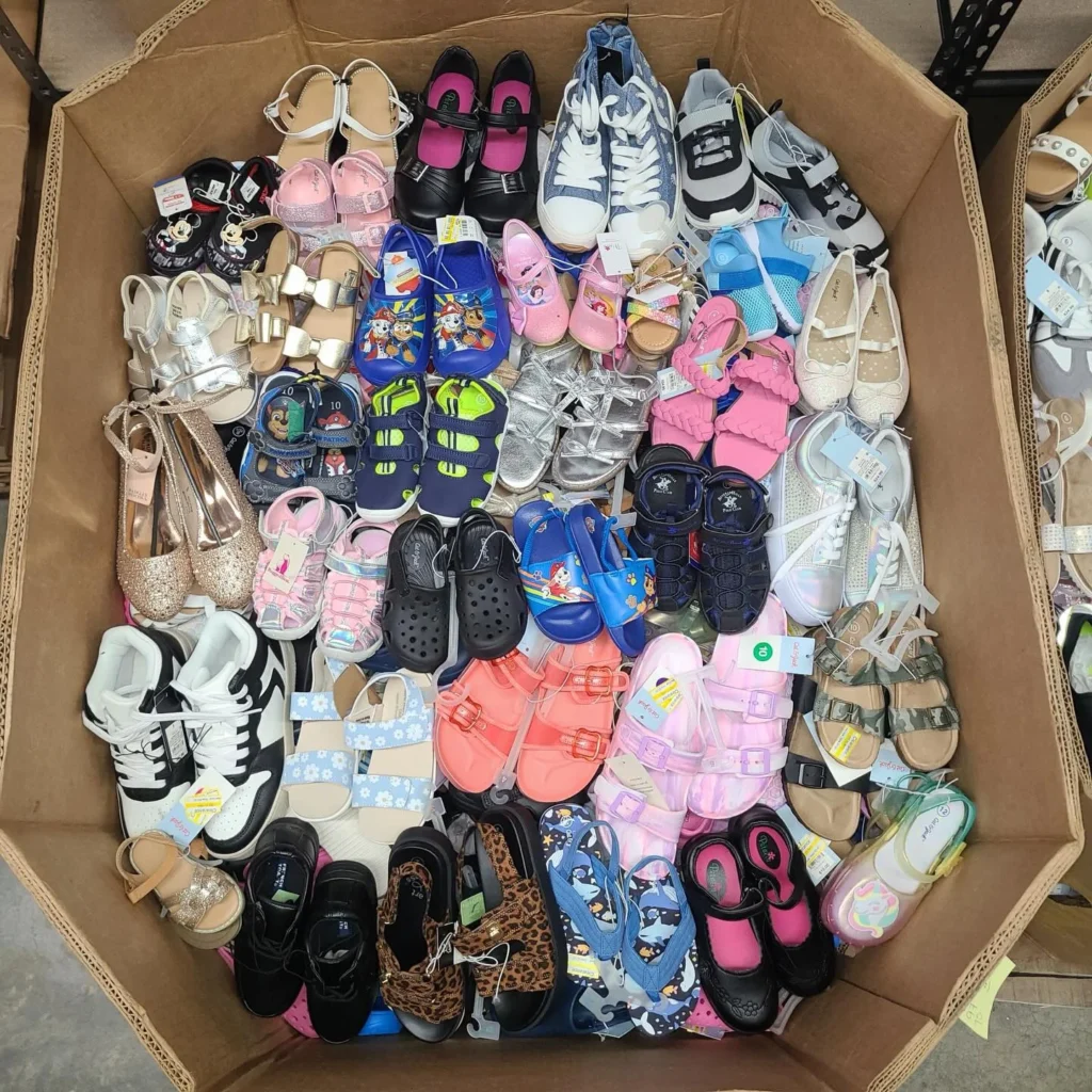 baby clothing pallets